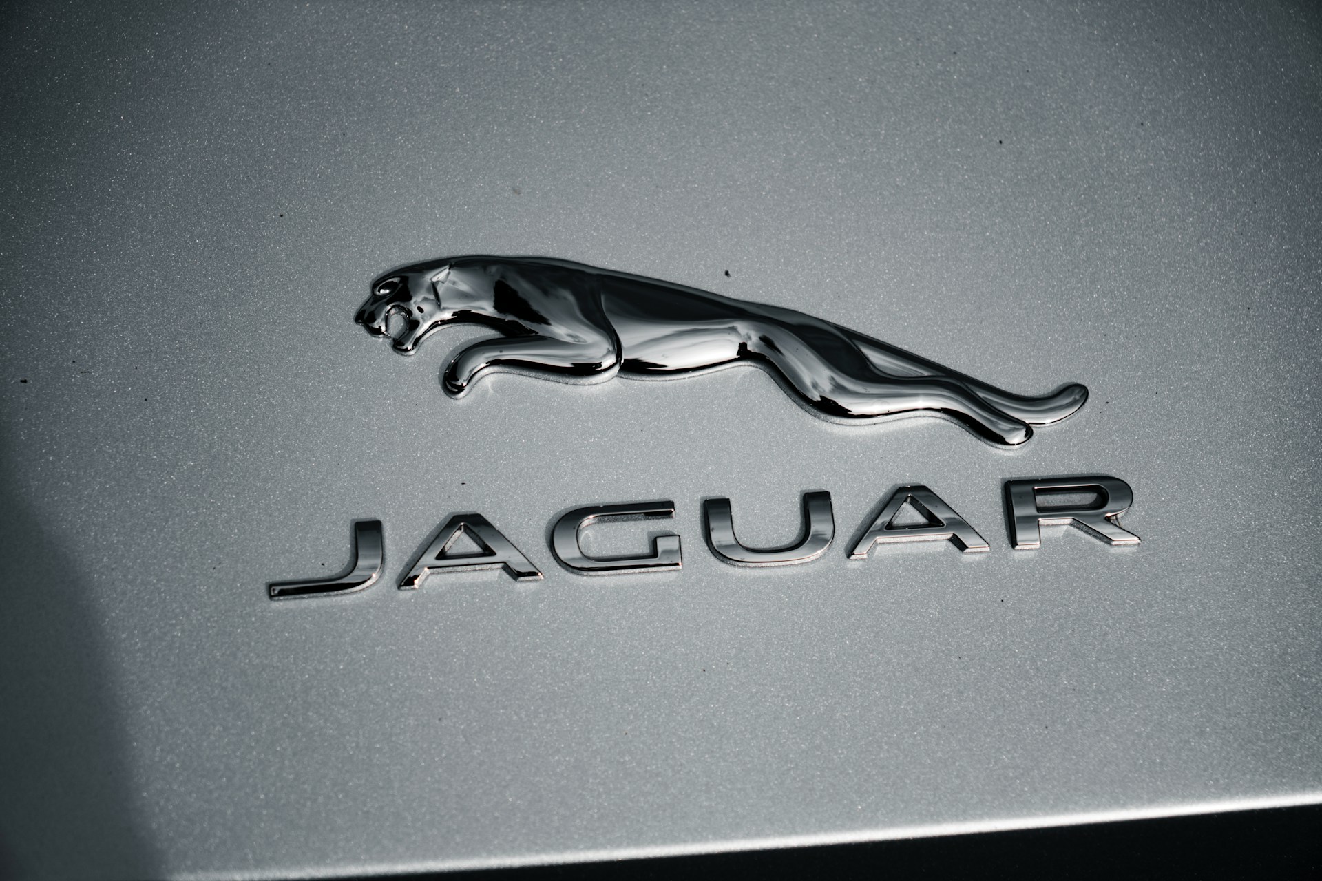 Retour sur la Jaguar XJ220 : rêve brisé ou icône oubliée ?